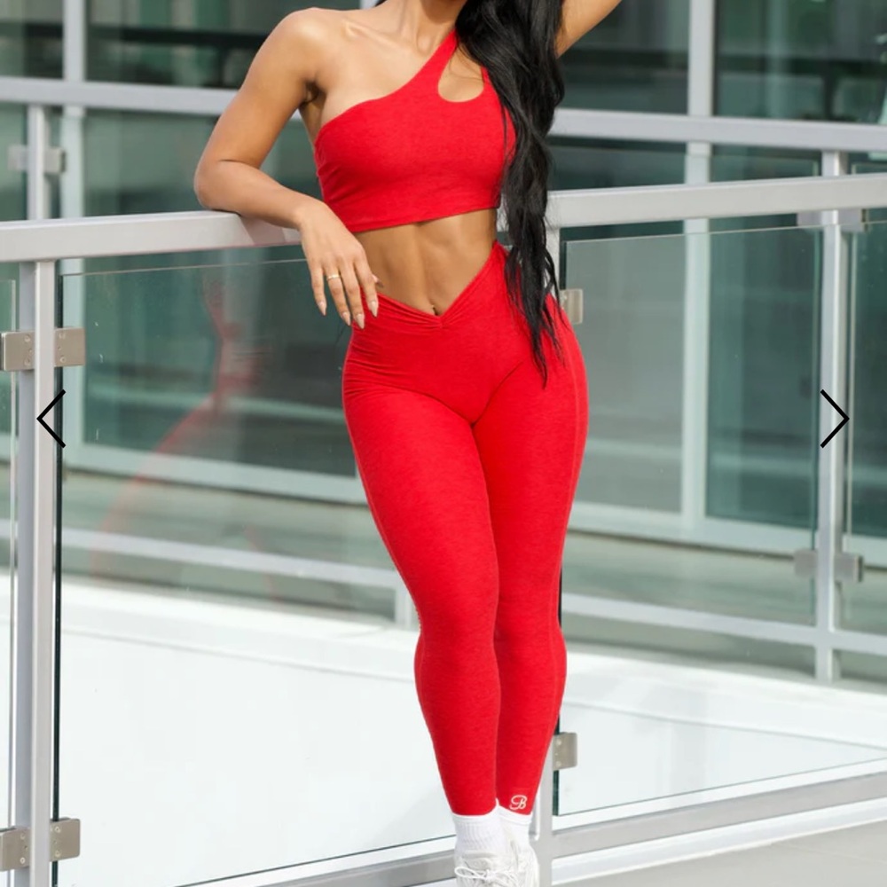 Bombshell Sportswear Butt Lifting Shaping Red Leggings with V shape scrunch 🔥